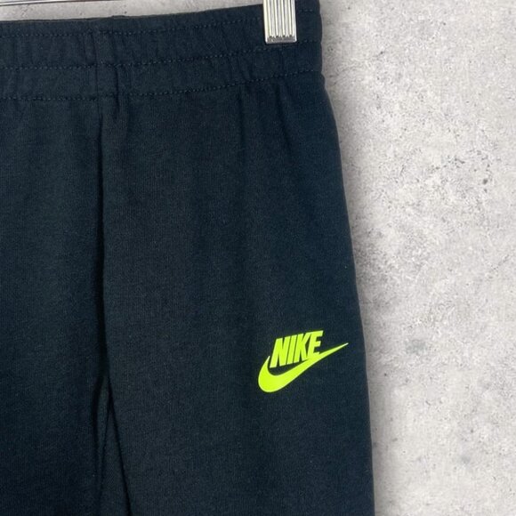 NEW Nike Tech Fleece Sweatpants Kids Size 3T Black‎ 2 to 3 Year Olds Lightweight - Picture 2 of 11